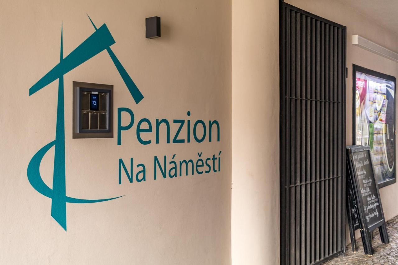 Penzion Na Namesti Dvůr Králové nad Labem Buitenkant foto